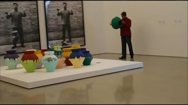 Exhibition | Maximo Caminero gets Probation in Smashing of Ai Weiwei Vase