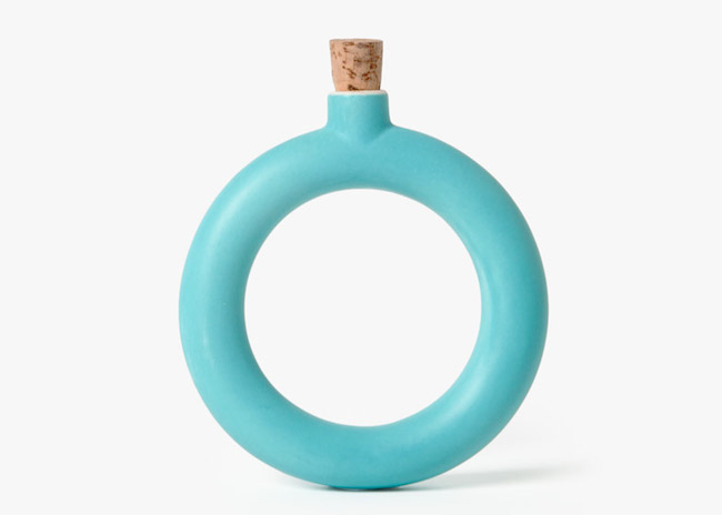 Design | Flask Bracelet Makes Drinking On the Go Fashionable