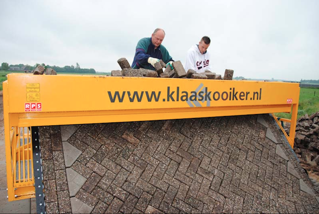 Brick + Video | Machine-Assisted Bricklaying with the Road Printer