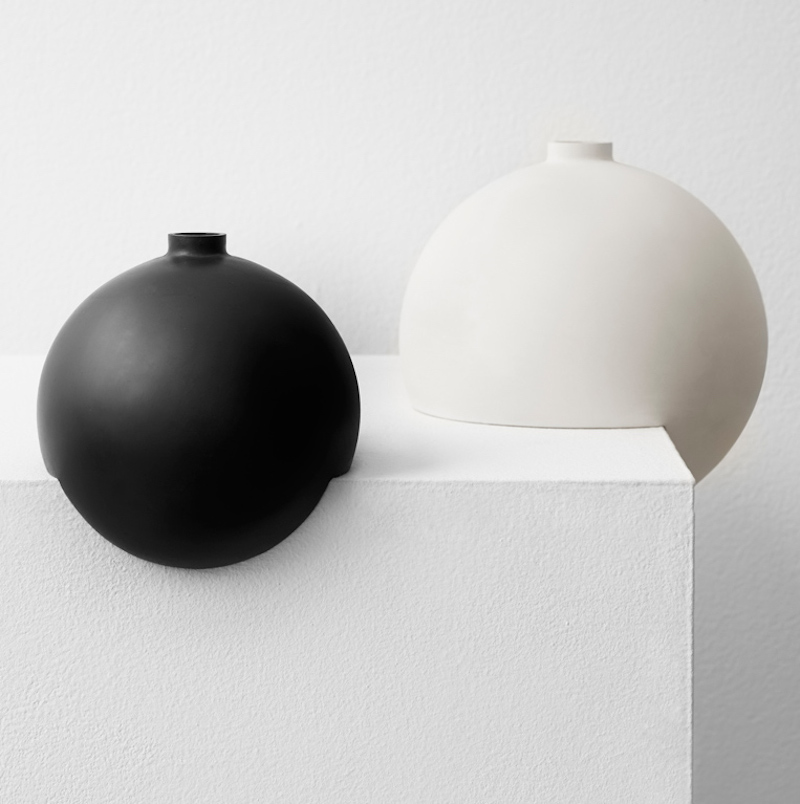 Design | “Tumble” Vase is a Deceptive Sphere from Norway