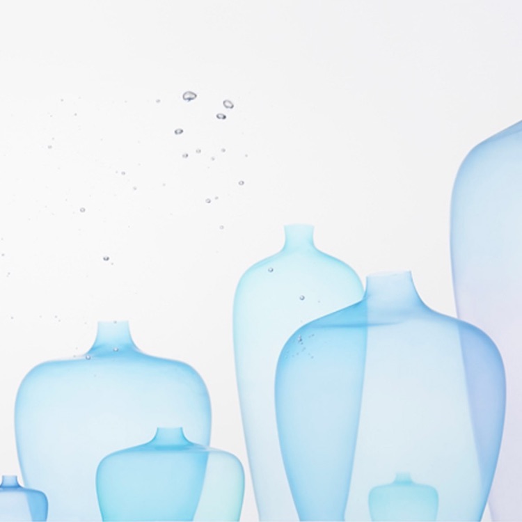 Design | Milan Design Week 2017 – Nendo’s Line Blurring Sanctuary + Jellyfish Vases