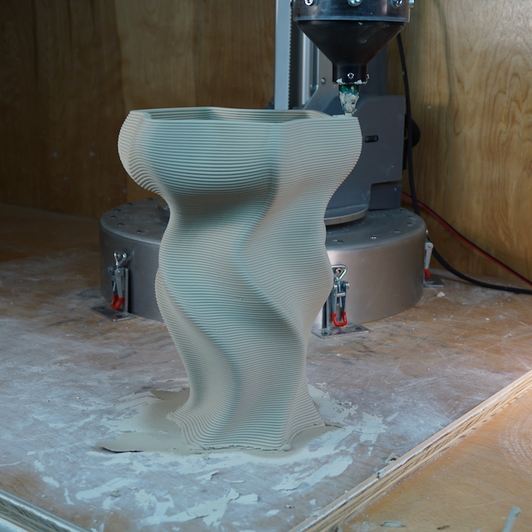 Technology | 3D Potter’s Behemoth Record-Setting Ceramic Printer